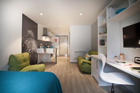 1 bedroom in a house share to rent - Photo 2