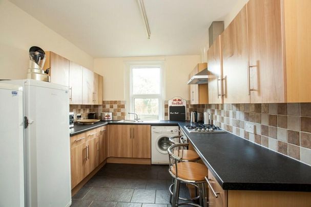 5 bedroom detached house to rent - Photo 1