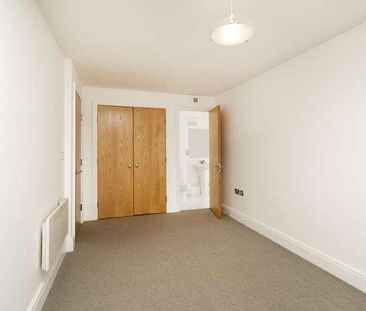 Riverside West, Smugglers Way, SW18 - Photo 2