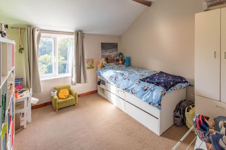 3 bedroom semi-detached house to rent - Photo 4