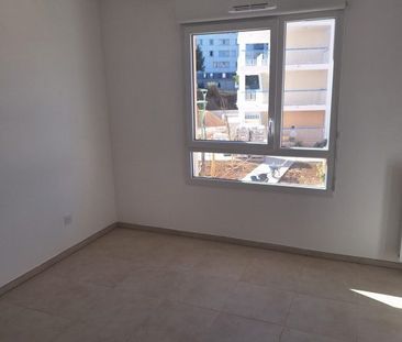 T2 AVEC LOGGIA + PARKING - Photo 3