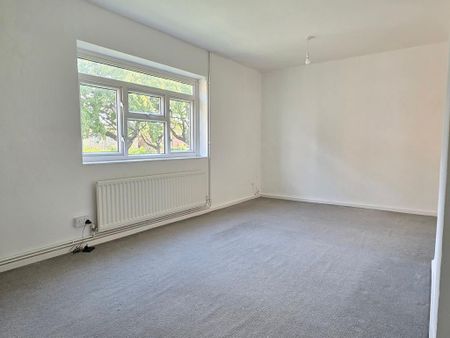 3 bedroom end of terrace house to rent - Photo 4