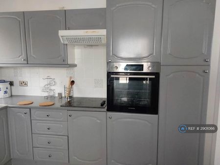 1 bedroom flat to rent - Photo 3
