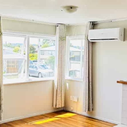 PAPAKURA, 4 BEDROOMS - Photo 1