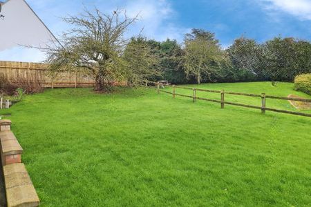 2 bedroom flat to rent - Photo 5