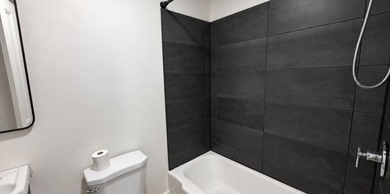 3 1/2 SEMI-MEUBLÉ À LOUER - Photo 3