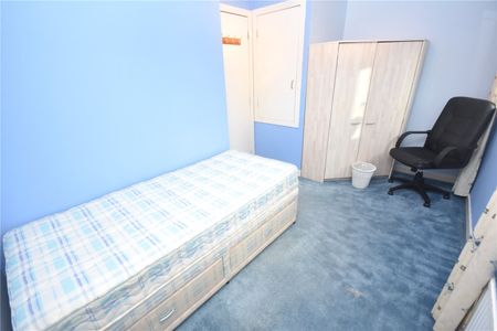 2 bedroom semi-detached house to rent - Photo 5