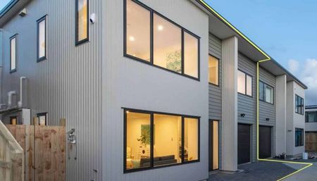 Quality 3 Bedrooms & 2.5 Bathrooms Home - Photo 3
