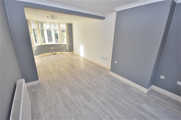 4 bedroom semi-detached house to rent - Photo 1