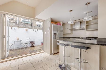 3 bedroom terraced house to rent - Photo 5