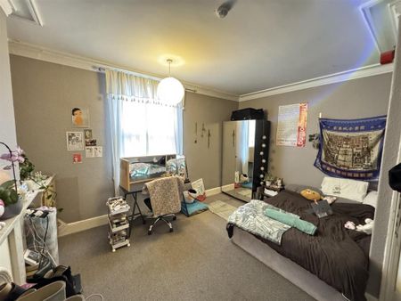 6 bedroom terraced house to rent - Photo 5