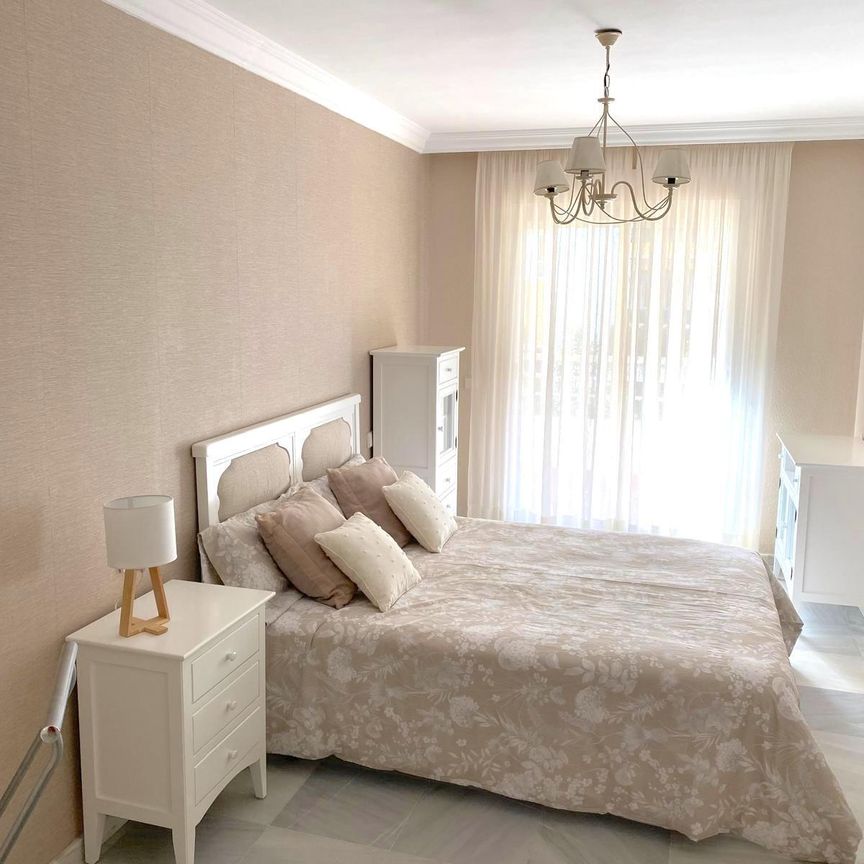 Apartamento planta baja en alquiler en Marbella - Photo 1