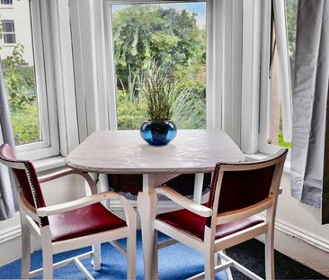 Bedsit, Waverley Road, BS6 - Photo 1