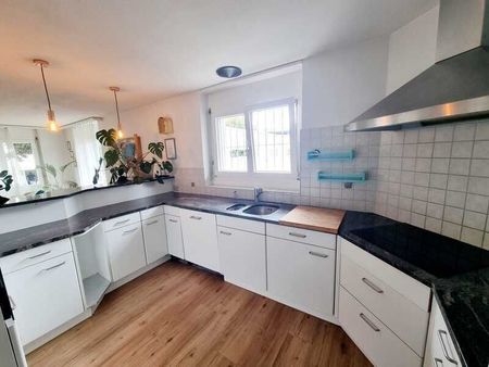 4-ROOM HOUSE IN FRAUBRUNNEN (BE), FURNISHED, TEMPORARY - Photo 4