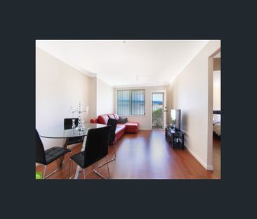 Immaculate 2 bedroom villa - Photo 1