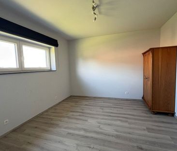 Ruime woning met 3 / 4 slpks centraal gelegen in Leopoldsburg ! - Photo 3