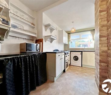 4 bedroom terraced house to rent - Photo 6