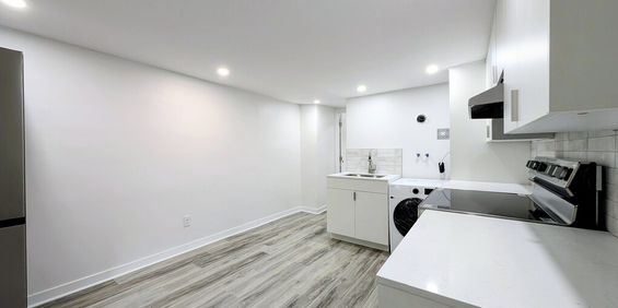 Renovated 2 1/2 Closed Bedroom, Downtown - Photo 3
