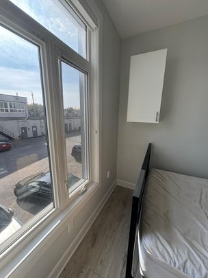 240 Blackburn - Photo 1