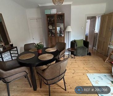 3 bedroom semi-detached house to rent - Photo 3