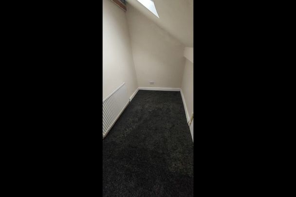 3 Bed End Terrace, Cedar Place, LS12 - Photo 1