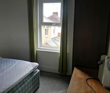 Bedroom Detached House In Winton, BH9 - Photo 5