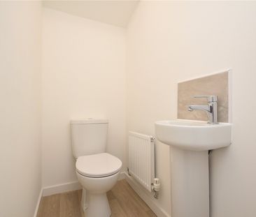 4, Saddleback Close, Churwell, Morley, Leeds, LS27 7NP - Photo 4