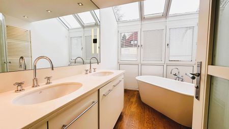 So charmant, mit hochwertiger Ausstattungfür genussvolle Abende vor dem offenen Kamin! - Photo 5