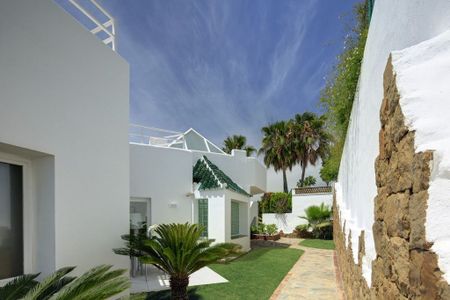 Luxury Villa for rent in Marbella, Andalusia - Photo 4