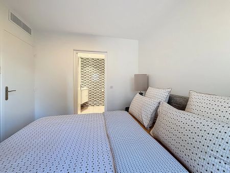 Superbe appartement de 3 pièces rénové avec vue mer - Photo 4