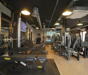 1 bedroom penthouse to rent - Photo 3