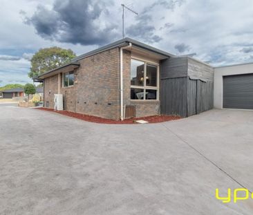 Family-Friendly Home in Prime Rowville Location - Photo 3