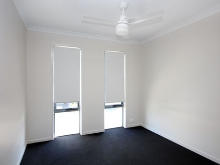 Modern 3-Bedroom Townhouse in Prime Ripley Location - Photo 4