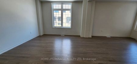 Property For Lease | N9229991 - Photo 4