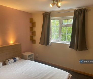 1 bedroom in a house share to rent - Photo 4