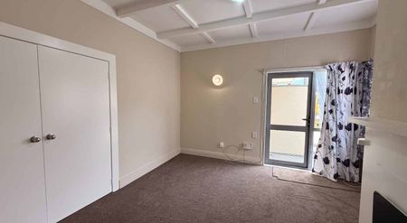 Short Stroll to Town - Photo 3