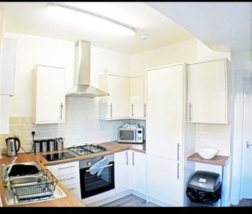 1 bedroom in a house share to rent - Photo 5