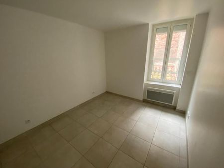 Location Appartement 4 pièces 70m² BESSEGES 30160 - Photo 2