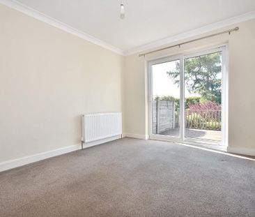 3 bedroom semi-detached house to rent - Photo 6