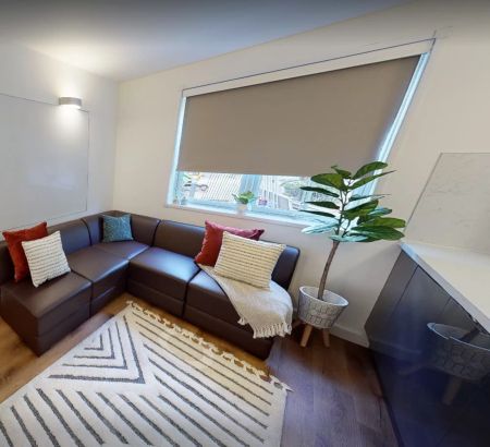Third Floor Five Bed Cluster - Photo 4