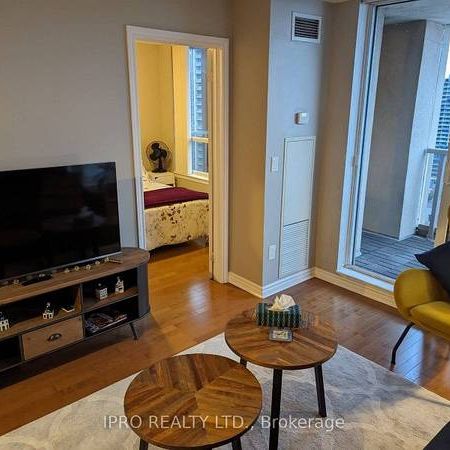 Burnhamthorpe/Living Arts Furnished 3Bdrm Corner Unit Great View - Photo 3