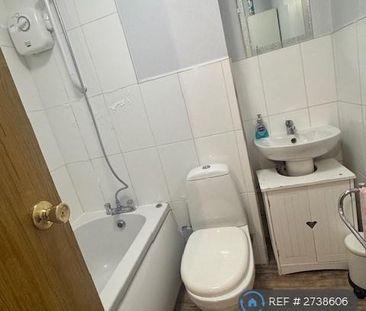 2 bedroom terraced house to rent - Photo 6