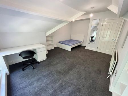 Huntsmoor House, Spital Tongues - Photo 4