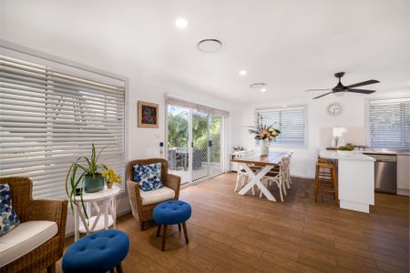 Coastal 3 Bedroom - 2 Bathroom - Double Garage plus Boat or Van Storage - Photo 2