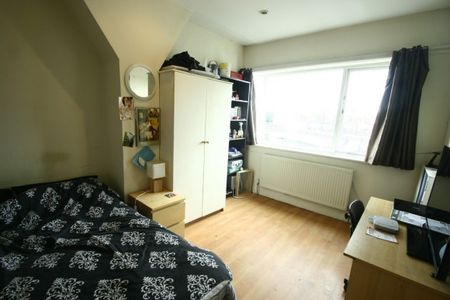 4 Bed - **bills Included** Coast Road, High Heaton, Ne7 - Photo 5