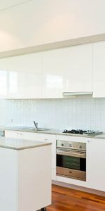 Modern, Boutique Apartment Within The Fabulous "Chocolate Factory". - Photo 4