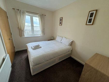 Robinson House, High Street, Crawley, RH10 - Photo 5