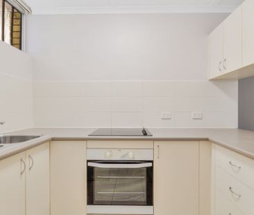 CENTRAL COOLANGATTA TWO BEDROOM UNIT - Photo 2