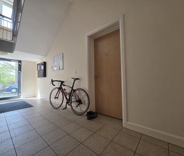 17 Woodbrook Avenue, Lisburn, BT28 2ZG - Photo 6