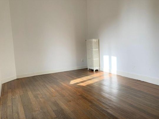 Location Appartement 4 pièces 82m² MONTMIRAIL 51210 - Photo 1